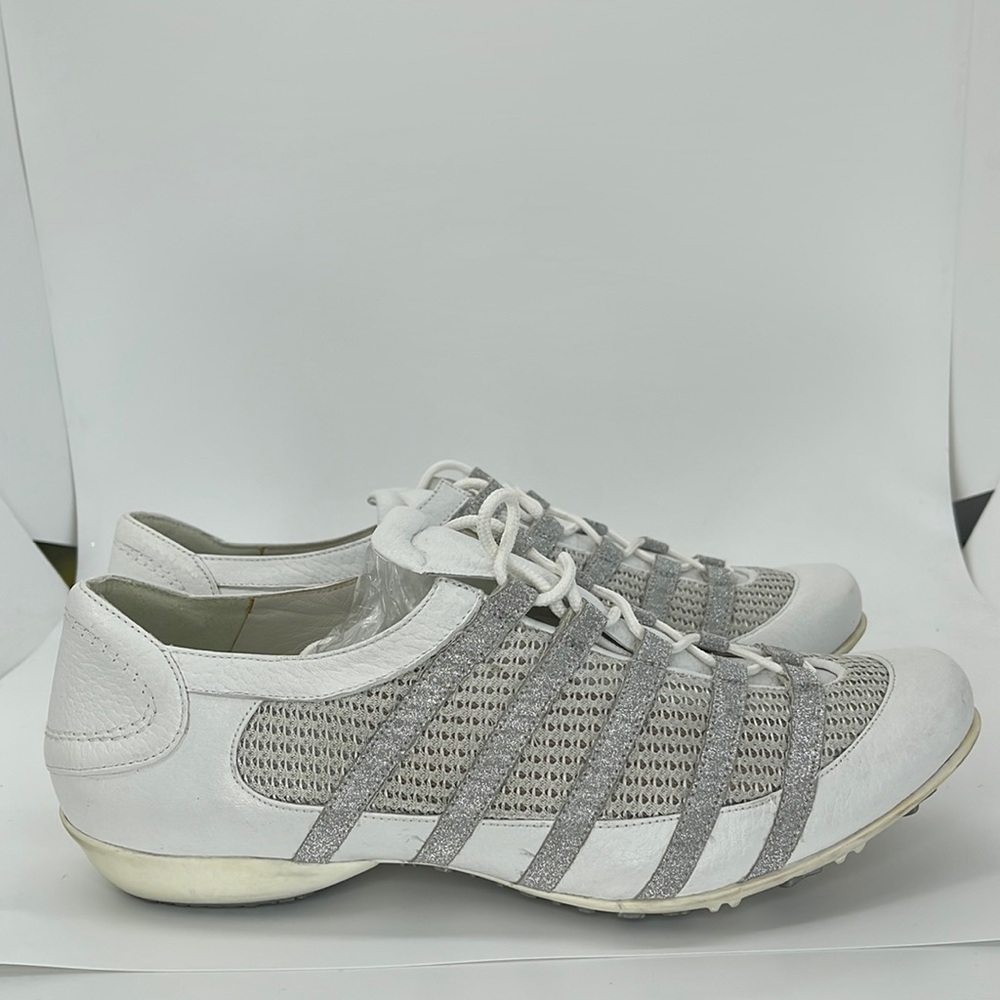 Stuart Weitzman White Dino glitter stripes size 7M shoes